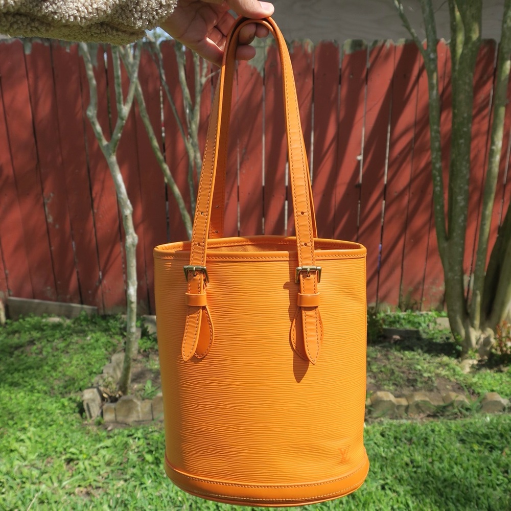 Louis Vuitton Epi Petit Bucket PM Mandarin Orange Tote Shoulder Bag Vintage LV
